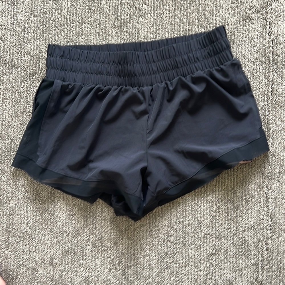 IVL collective a race Pace Short size 10